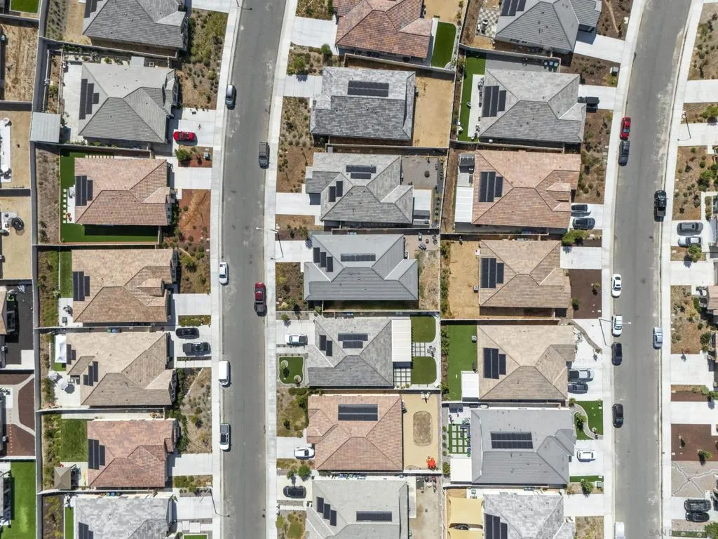 28382 Hopscotch Dr, None, California 92585 home-pic-38